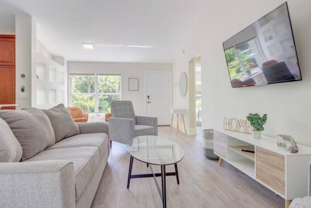 Hot Tub, Breakfast, Game Room, & Close To Beaches North Port Exterior foto